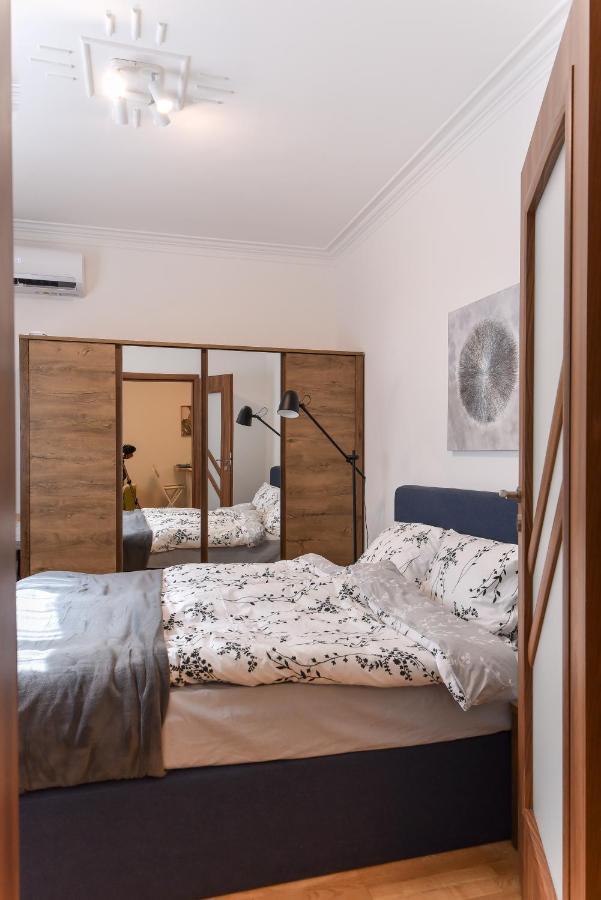 דירות סופיה Cosy & Renovated 2Bd Flat Near Vitoshka By Flat Mаnager מראה חיצוני תמונה